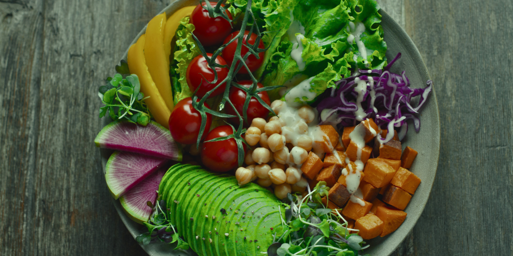 Luteal Phase Nutrition: Combat Bloating, Fatigue & Cravings